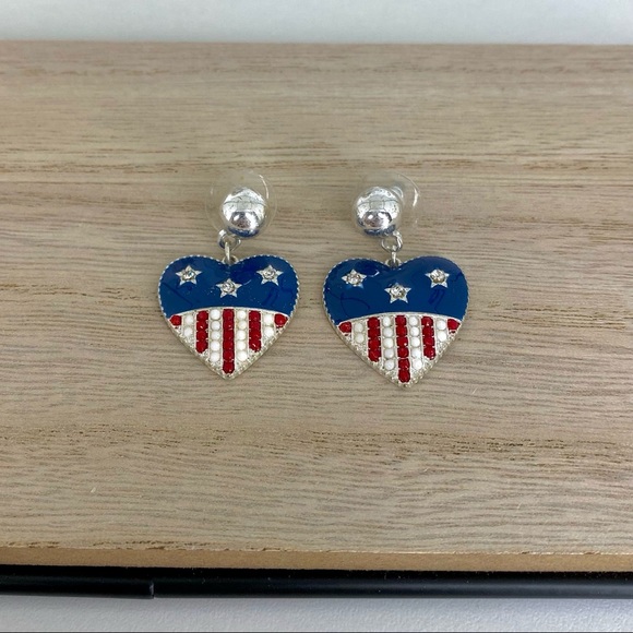 New American Flag Heart Earrings - Picture 1 of 2